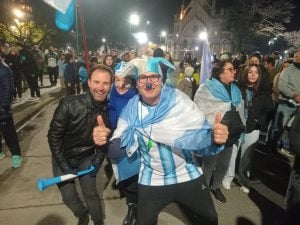 (Fotos y Videos) Argentina semifinalista: Tres Arroyos festejó en la Plaza San Martín