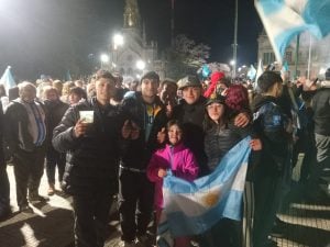 (Fotos y Videos) Argentina semifinalista: Tres Arroyos festejó en la Plaza San Martín