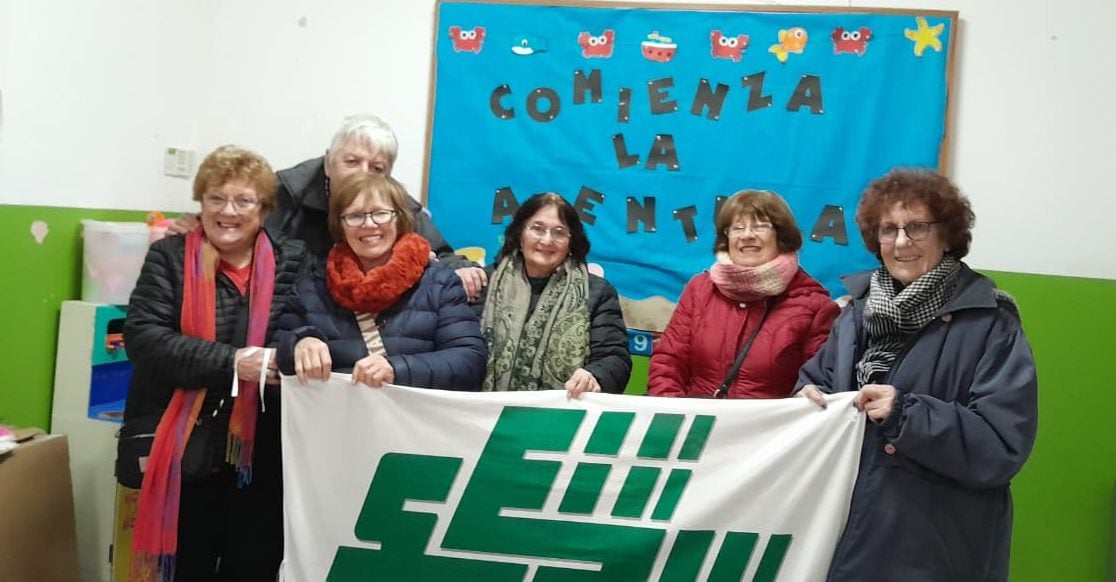 “Las Mercantiles”: Jubiladas solidarias hicieron donaciones al Jardín 902