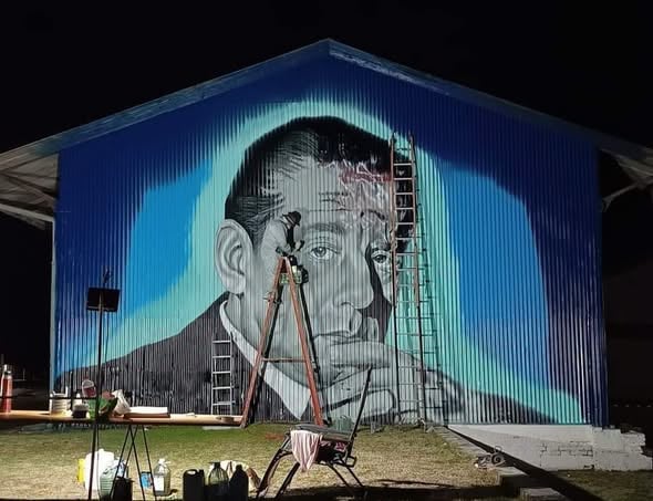 (audio) Raúl Salvadori detalló la creación de su imponente mural de René Favaloro