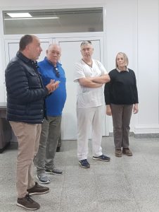 (video) La Mesa Compromiso entregó cortinas al Centro Municipal de Salud