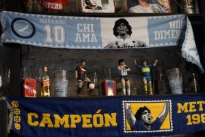 Rosarinos armaron un bar en homenaje a Maradona y replican la magia del 10 (audio)