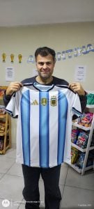 Eduardo Tumini fue el ganador de la camiseta de la selección argentina por parte de Tostex