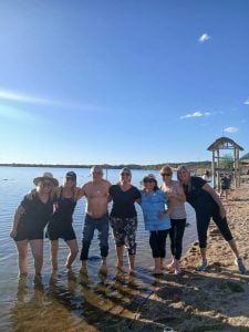 LU24 celebra la amistad con sus oyentes