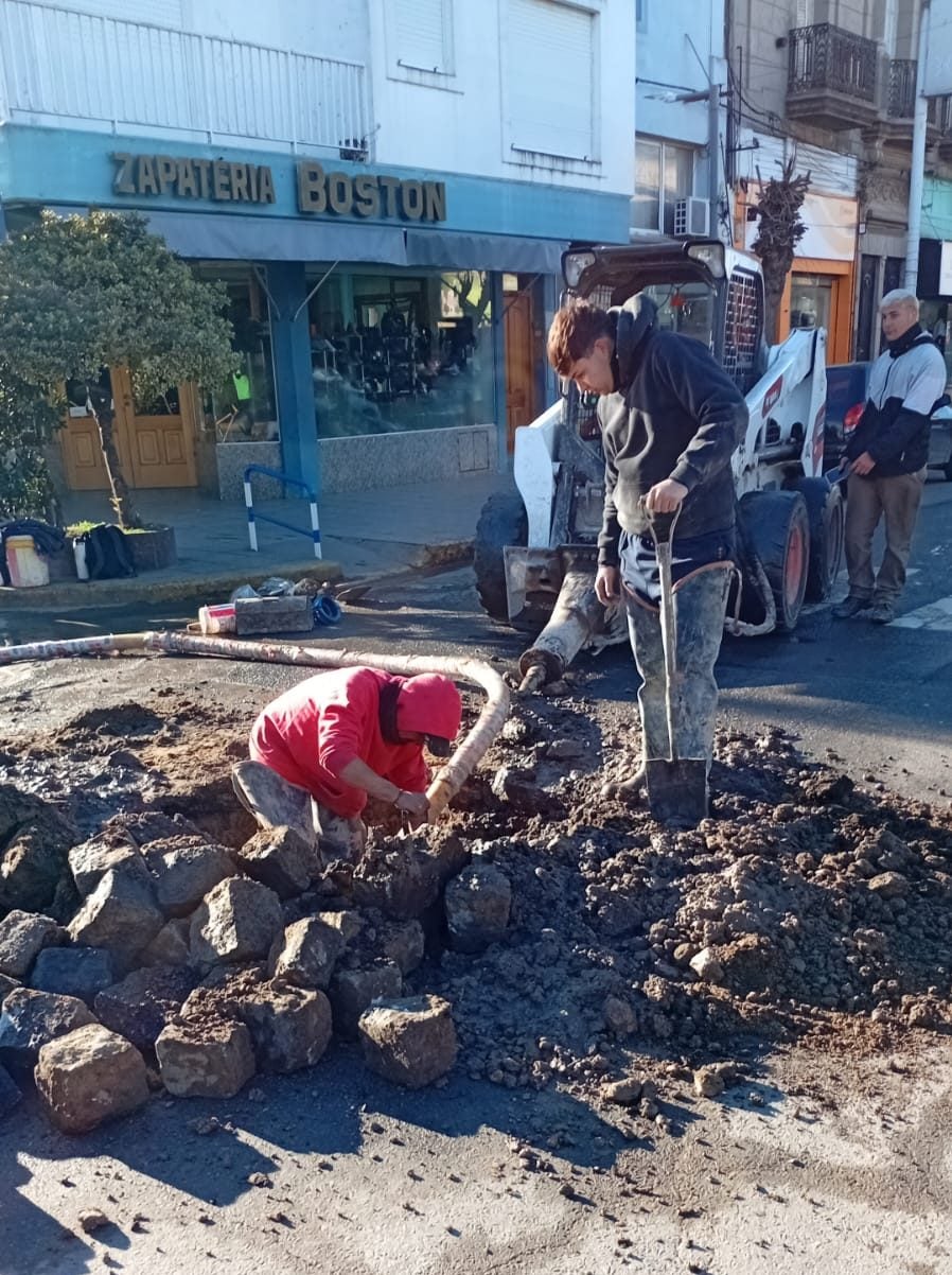 Tránsito cerrado en intersección de Colón y 9 de Julio