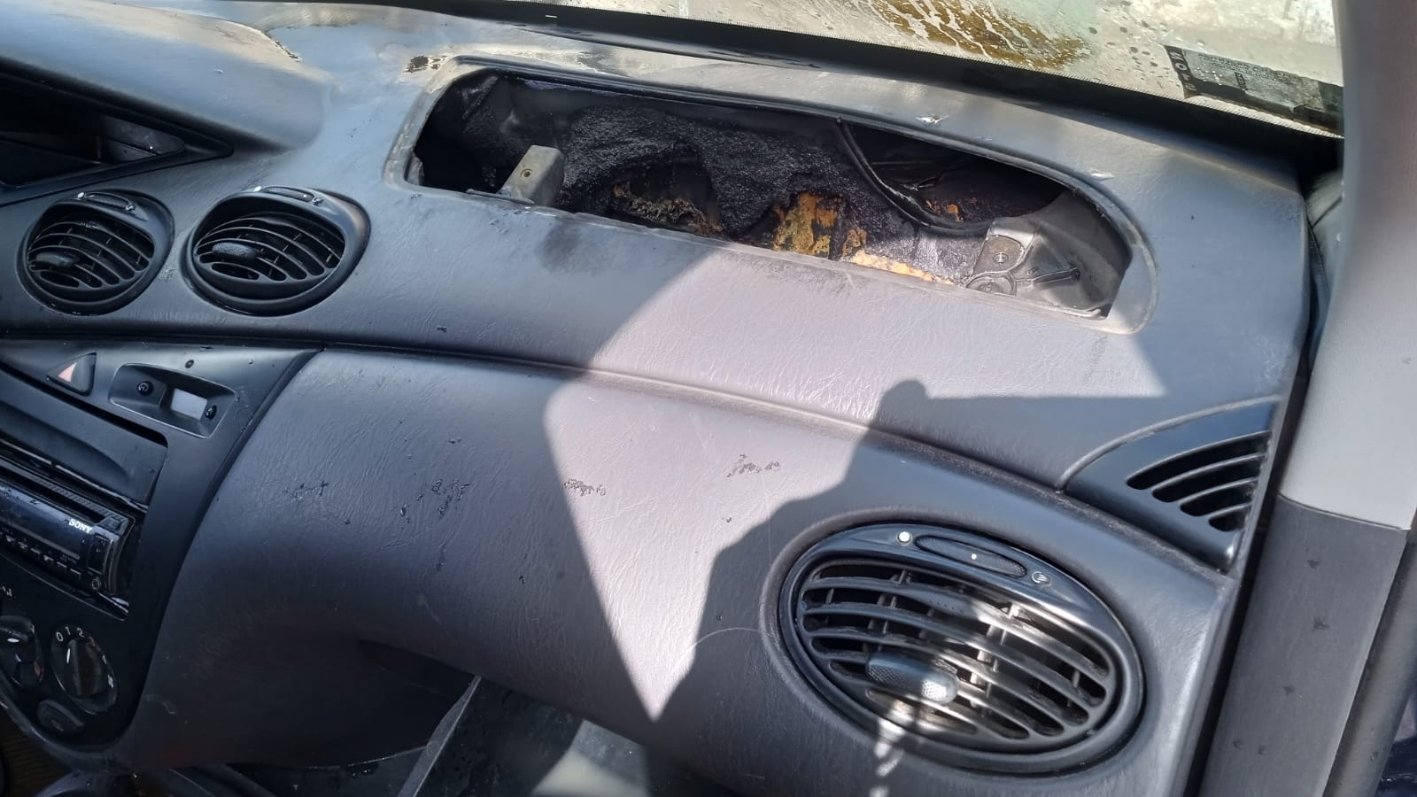 Se quemó el tablero de un Ford Focus en La Rioja al 200