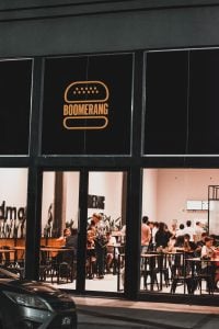 Boomerang compite para ser la mejor hamburguesa con la “Black Moon”