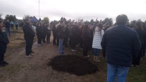 Conmovedor e interminable dolor en el último adiós al oficial Alan Molina