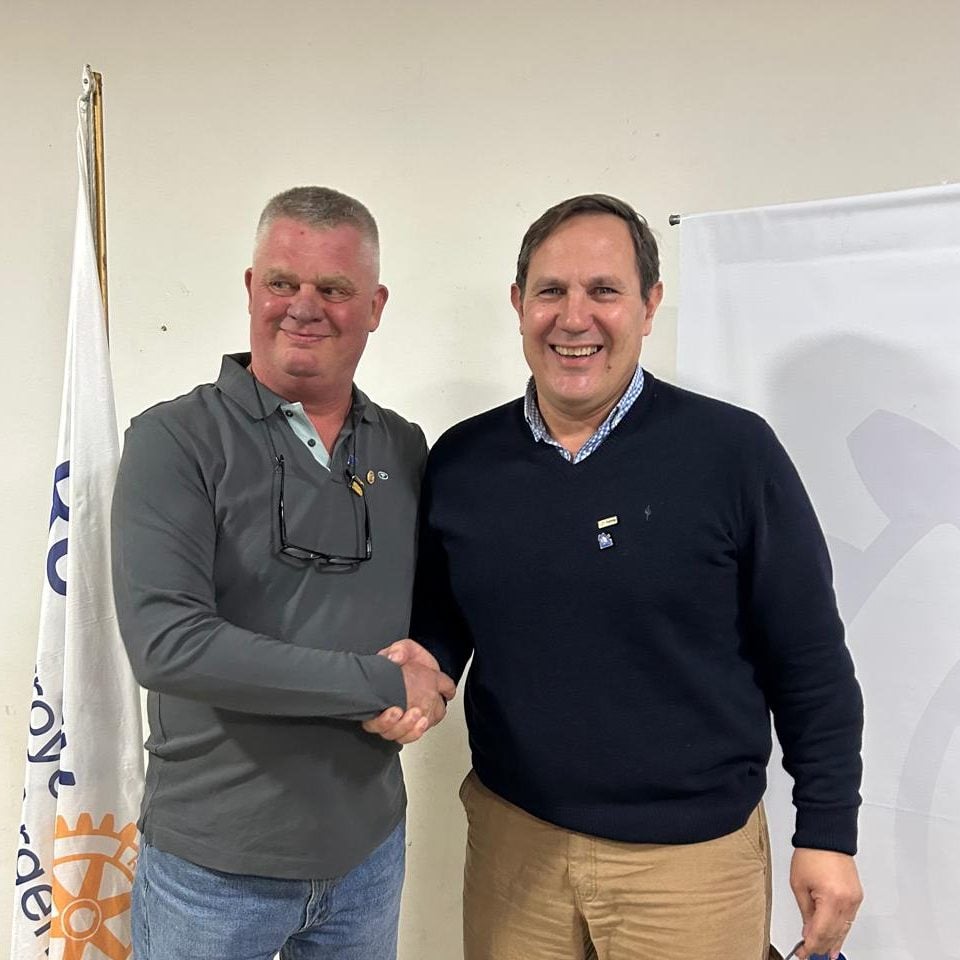 Rotary Club Tres Arroyos realizó el cambio de autoridades e incorporó nuevos socios