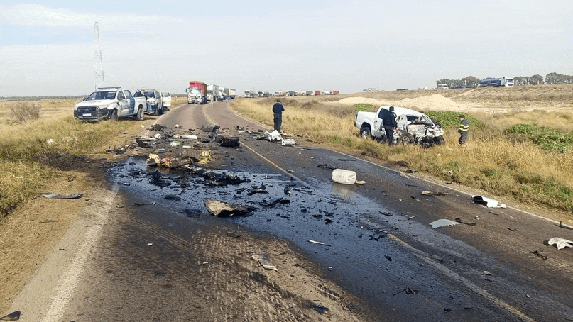 Fatal choque entre camión y camioneta: dos muertos