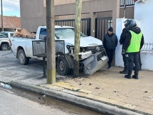 Choque de camionetas con fuertes daños materiales