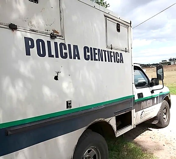 Hizo un boquete para robar, quedó atrapado y murió