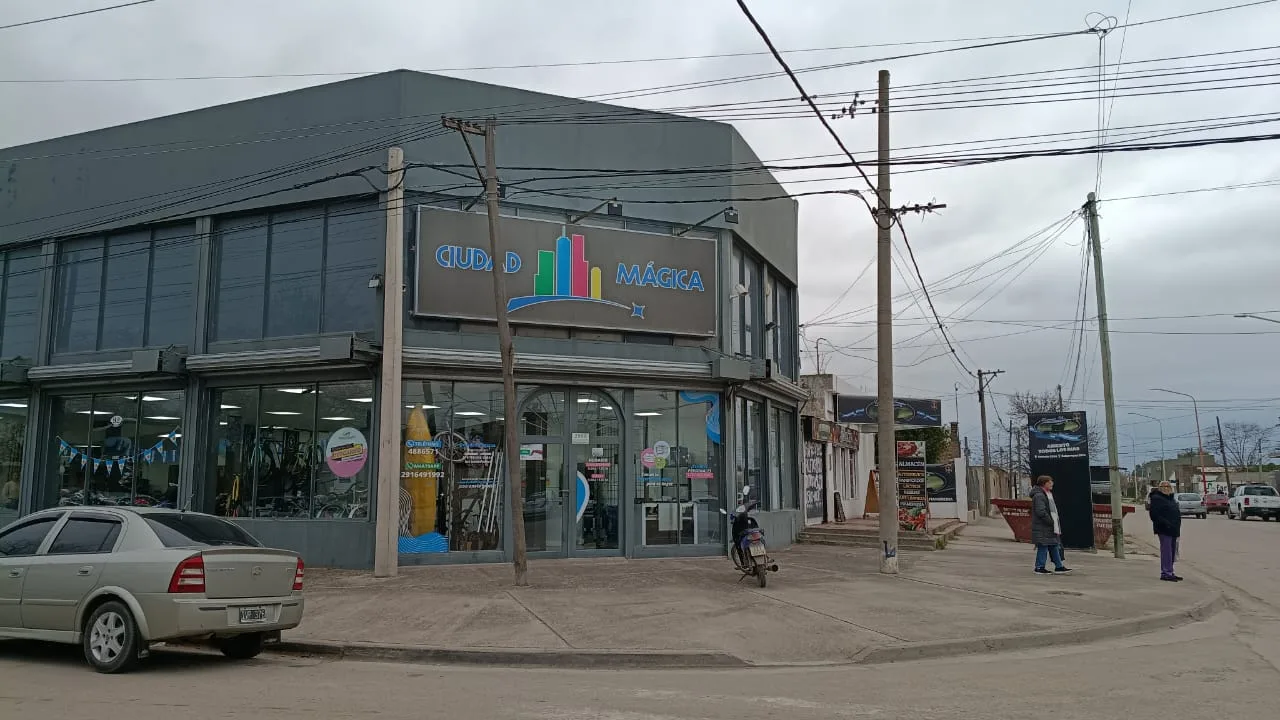 Bahía Blanca: En 3 minutos robaron dos cajas fuertes de un local