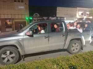 Tres Arroyos copó la Plaza San Martín tras el triunfo de la Selección (videos)