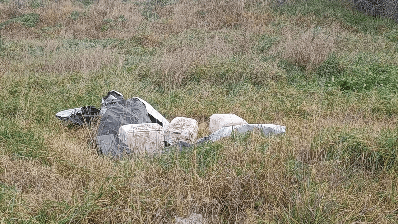 Arrojó basura en un lugar indebido: lo identificaron y multaron