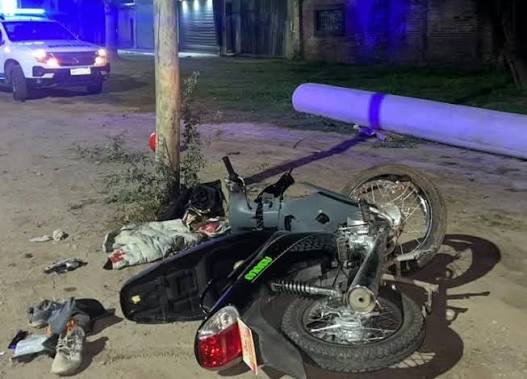 Bombero de La Madrid murió en Suárez al chocar poste de alumbrado