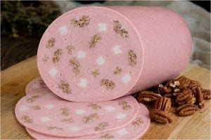 (audio) Futuras ingenieras en alimentos crearon mortadela de jabalí con nuez pecan