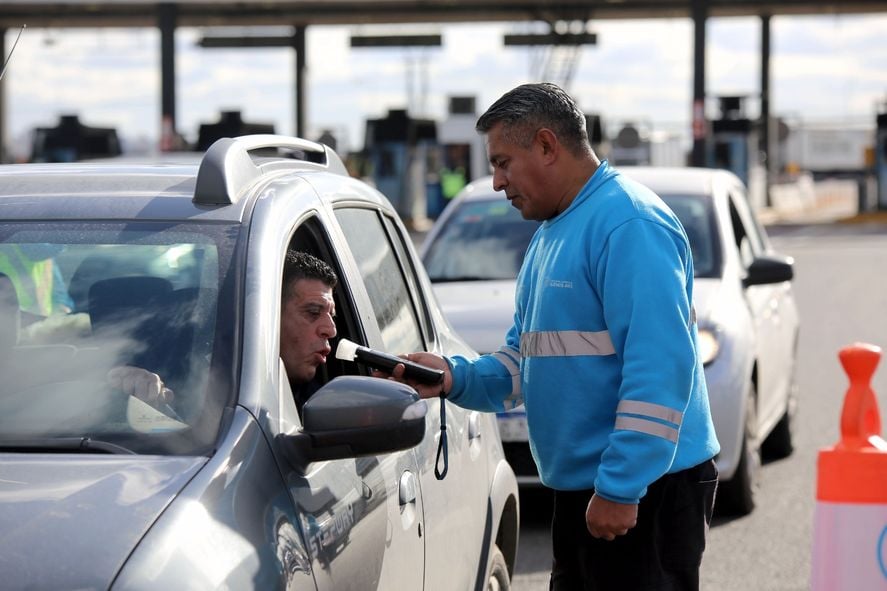 Aumentaron las multas de tránsito en PBA: pasar en rojo $2.271.000