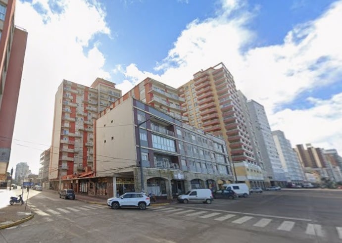 Investigan la caída de una mujer desde un séptimo piso en Necochea