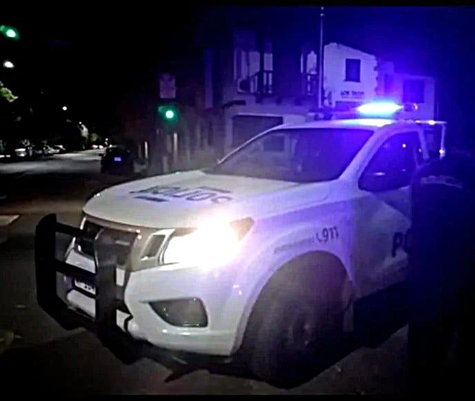 Lo matan a puñaladas por hacer ruidos con la moto