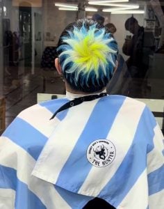 “Esos raros peinados nuevos”: barbero tresarroyense quiere que lleguen a Paredes
