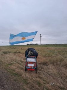 (audio) Guillermo Pinilla llegó a Tres Arroyos en su caminata por la inclusión