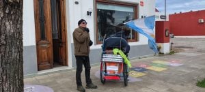 (audio) Guillermo Pinilla llegó a Tres Arroyos en su caminata por la inclusión
