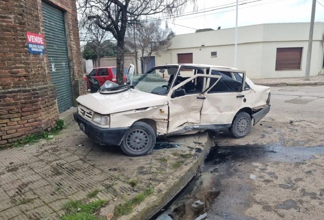 Pringles: remisero perdió su auto en violento choque y pide ayuda para alimentar a sus hijos