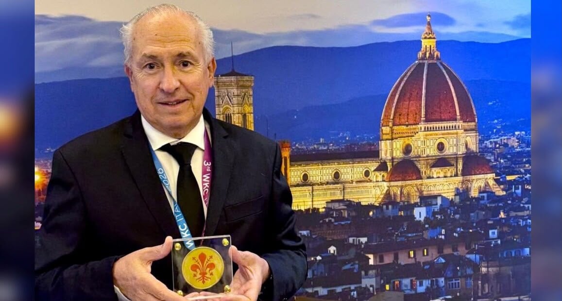 (audio) Un médico argentino creó una innovadora técnica para operar una enfermedad de la vista