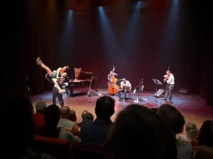 A teatro lleno y aplaudidos de pie, Tamgú y  Valeria Hernández brillaron en Málaga