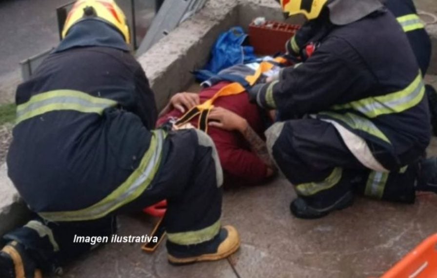 Poda y caída en Dunamar: fue auxiliado por Bomberos y derivado al Hospitalito