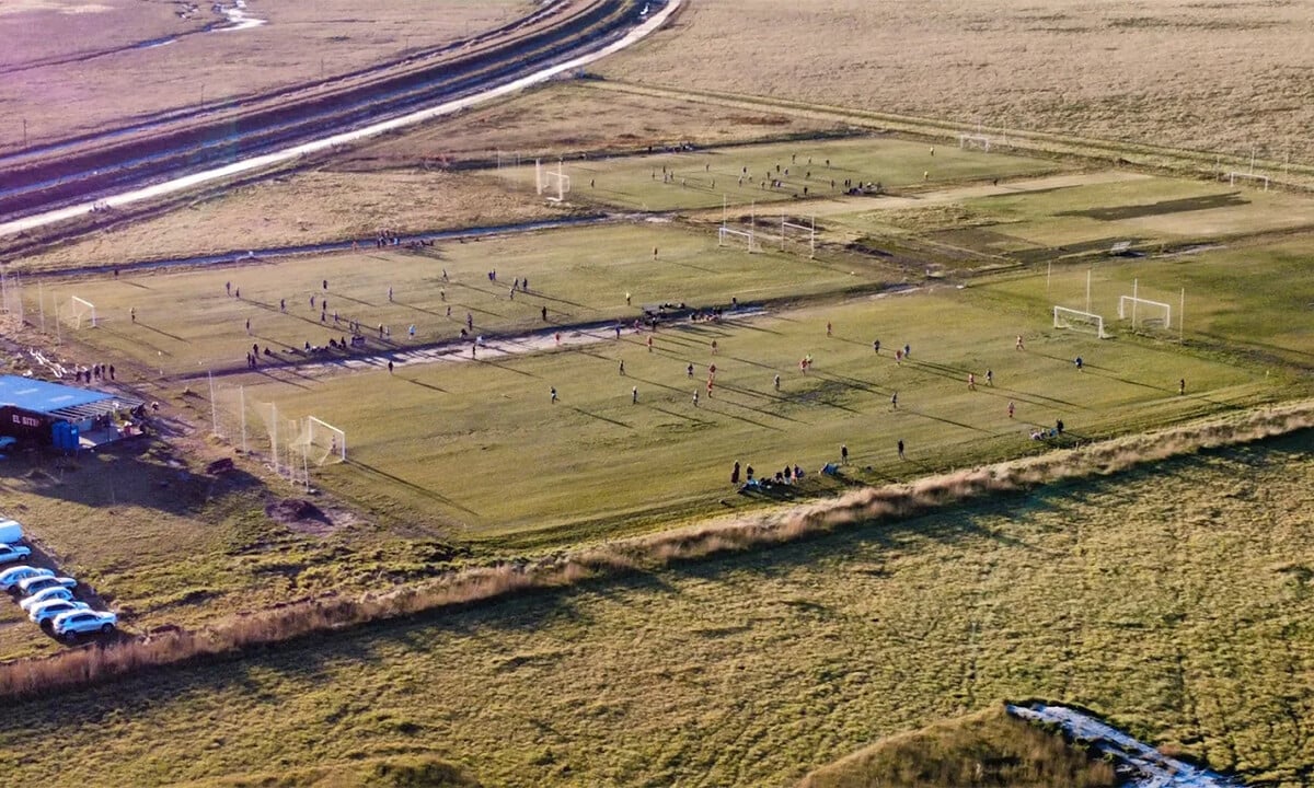 Bahía Blanca: murió un hombre jugando fútbol en el complejo de la Tecnológica