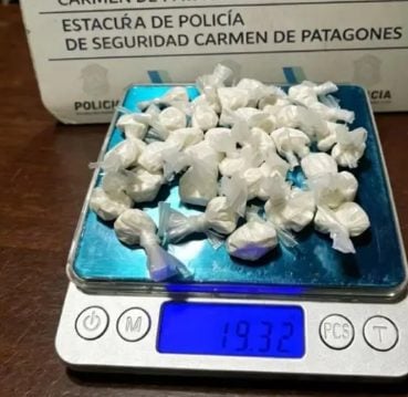 Eludió un control policial, lo siguieron y lo capturaron con cocaína