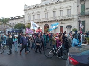 (videos)Tres Arroyos también marchó contra la Ley de Tierras